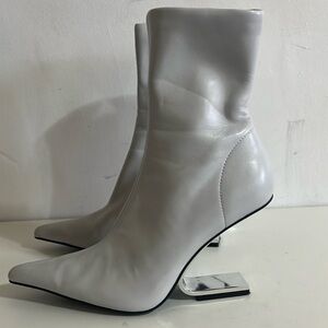 Jeffrey Campbell Women's Compass 
Elegant White Ankle Boots Size 36.5